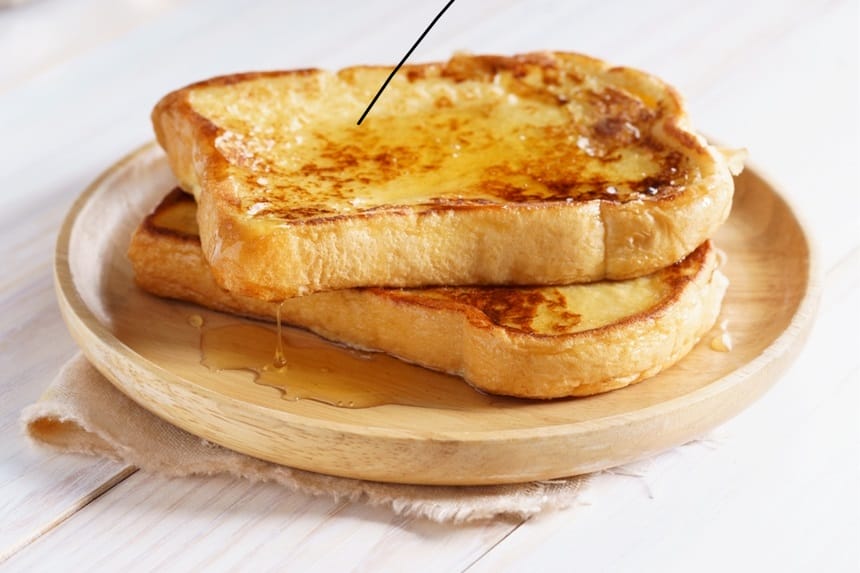 Cách làm bánh mì nướng mật ong ngon là không nướng nhiệt độ quá cao.