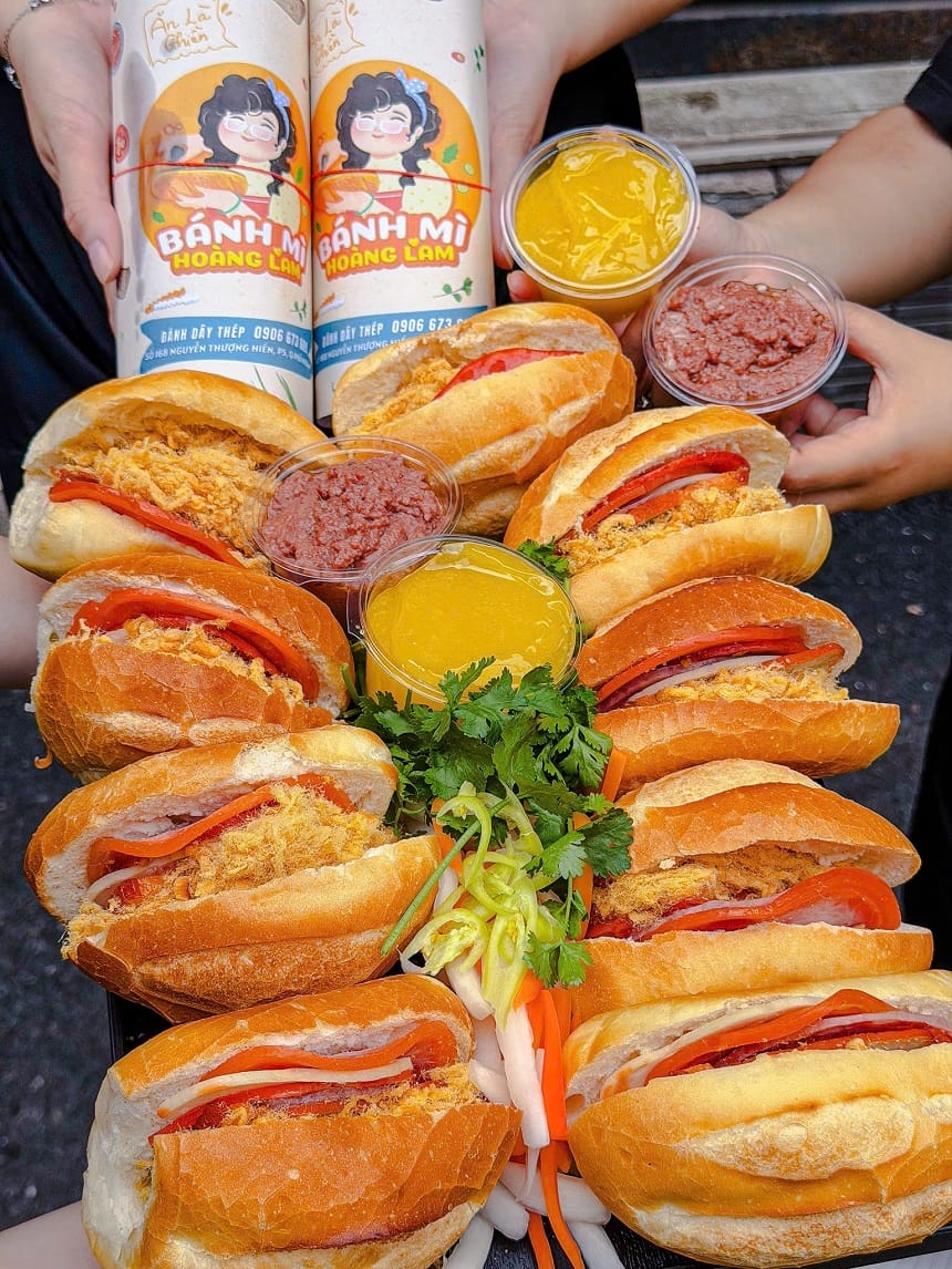 Có thể đặt bánh mì tại Hoàng Lam bằng nhiều hình thức