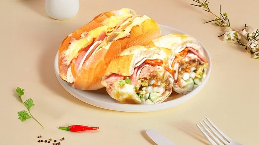 Hoàng Lam là cơ sở bánh mì được người dân ưa chuộng hiện nay