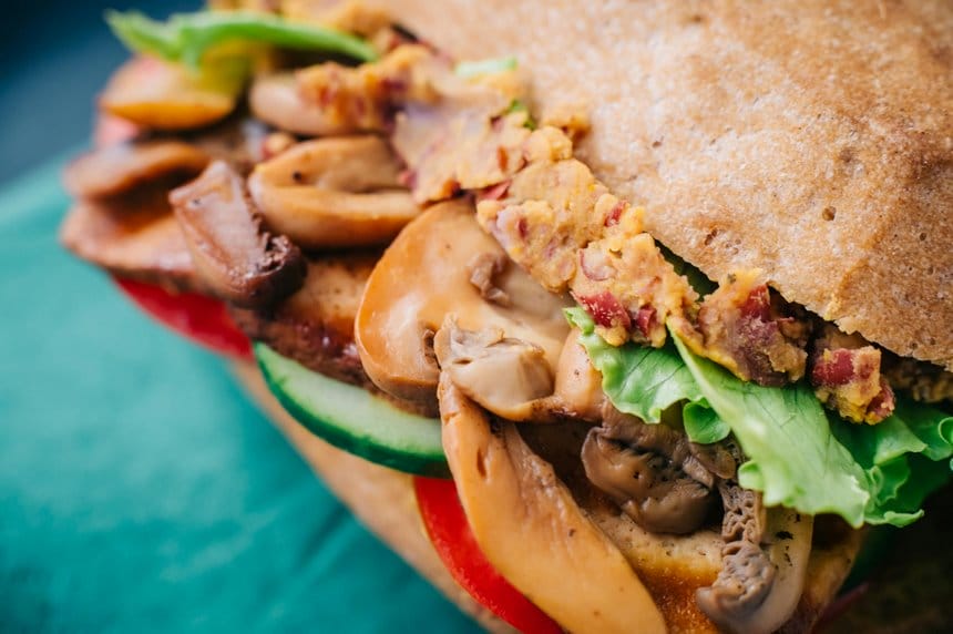 Làm bánh mì chay thơm ngon không hề khó như bạn nghĩ.