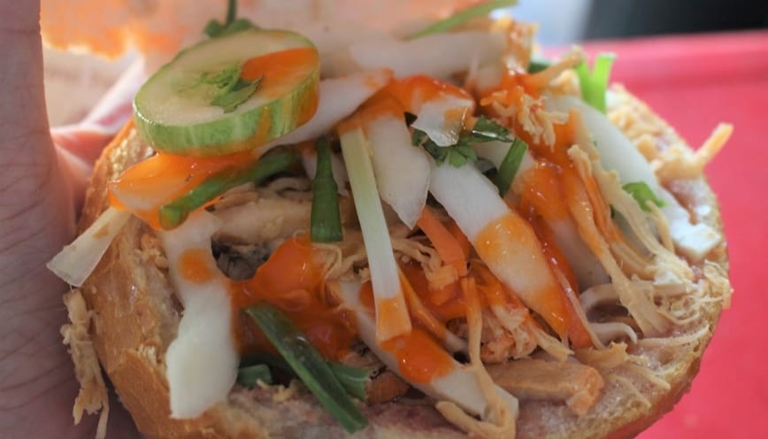 Vài nét về tiệm bánh mì cóc cô Bích