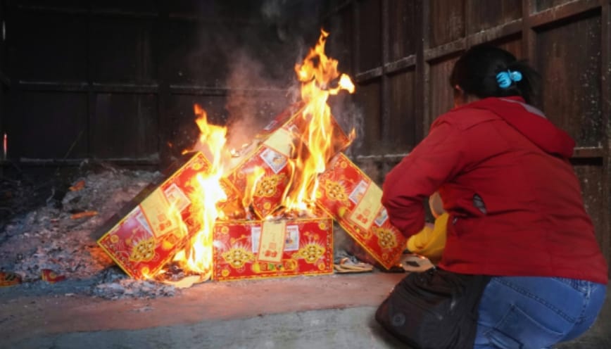 Mẫu văn khấn mùng 3 tết hóa vàng dâng gia tiên